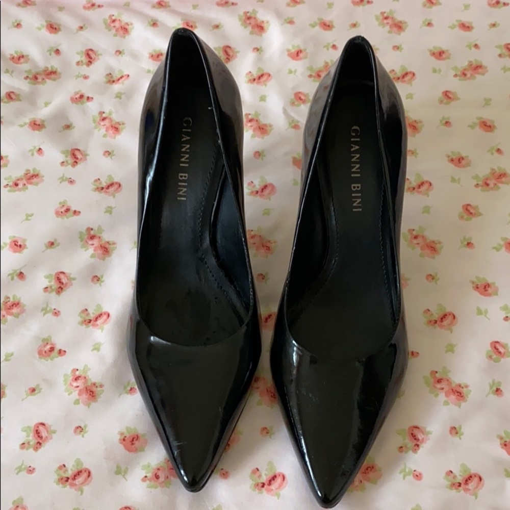 Gianni Bini black patent leather heels Sz 6.5
